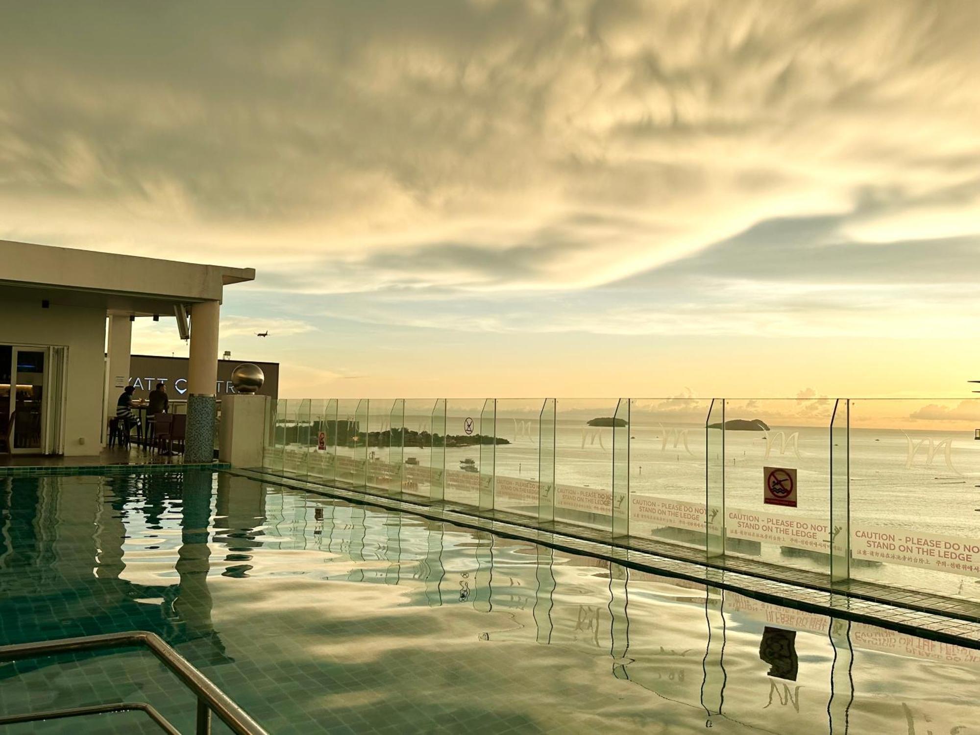 M Centro City Centre @ Gaya Street By Sunset Seaview Vacation Condos كوتا كينابالو المظهر الخارجي الصورة