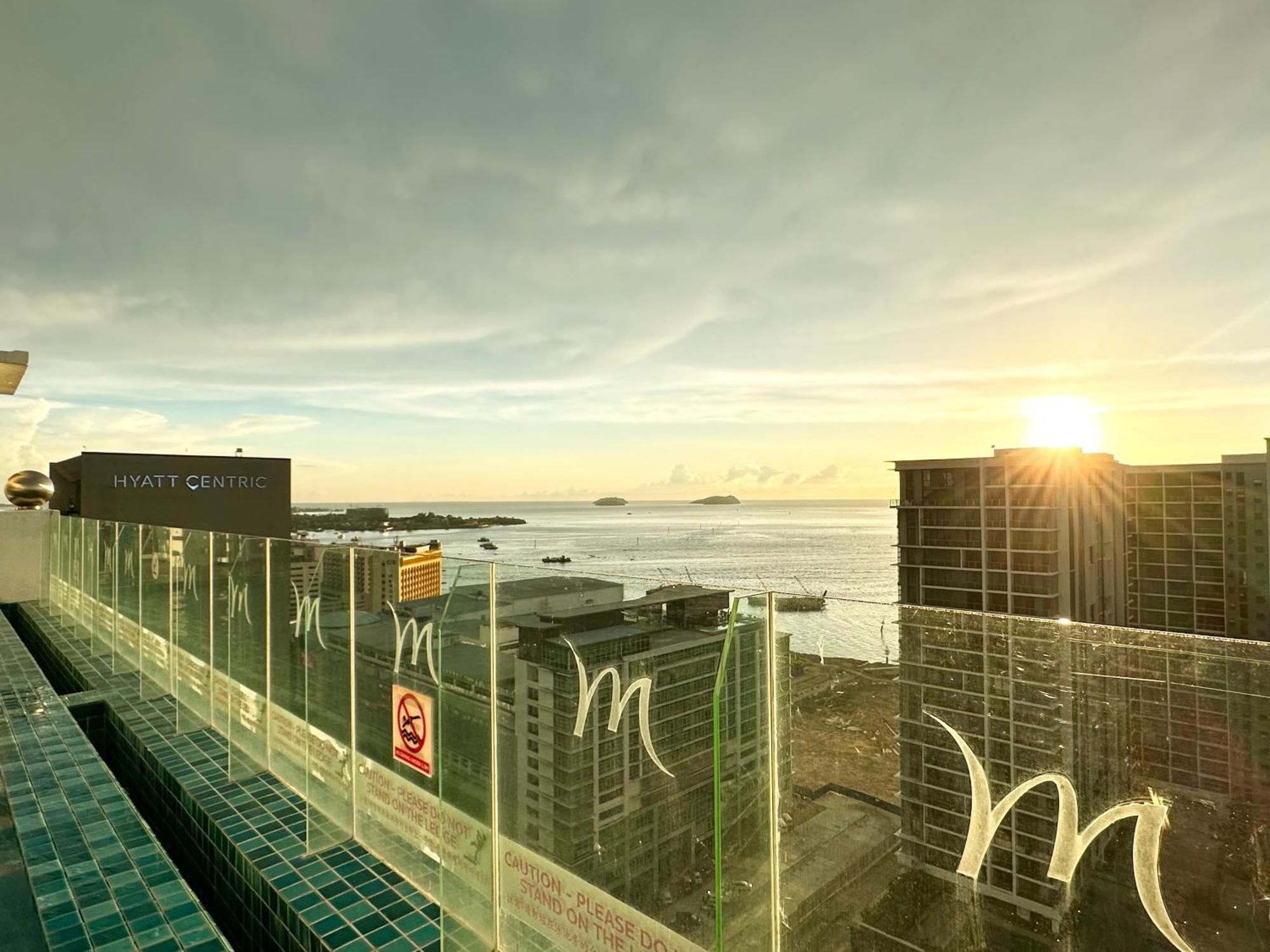 M Centro City Centre @ Gaya Street By Sunset Seaview Vacation Condos كوتا كينابالو المظهر الخارجي الصورة
